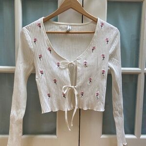 Pretty summery tie-front sweater